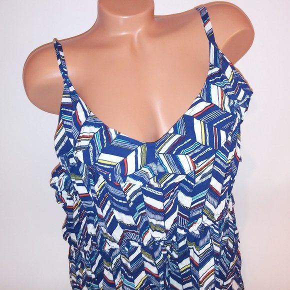 Torrid Tank Top Size 4 4X Blue White Geo Sleeveless Ruffle Trim Gathered Waist B - Picture 3 of 8